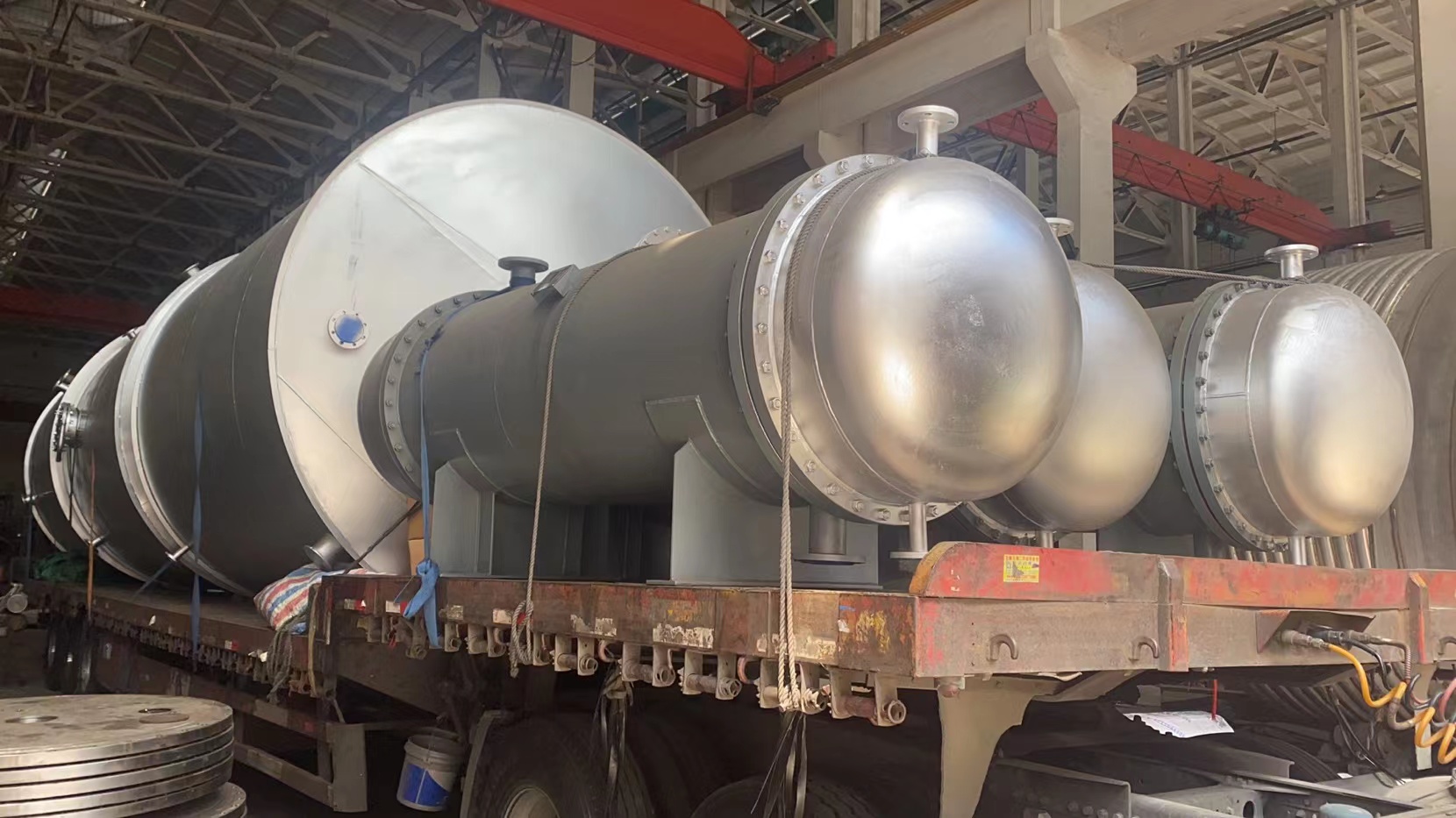 儲(chǔ)罐、冷凝器等一批設(shè)備發(fā)往遼寧客戶